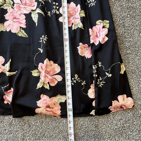 Lulu's Classic Black Floral Dress Size L - Picture 8 of 9